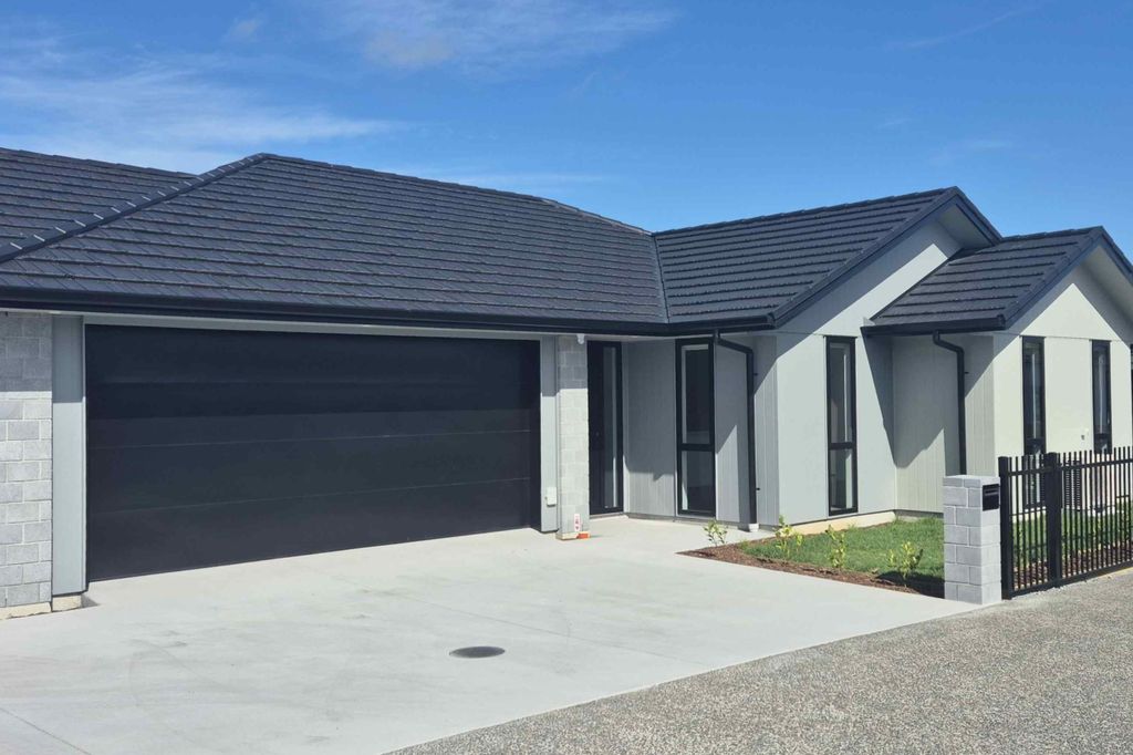 UPPER OHAUITI, THREE BEDROOMS 1