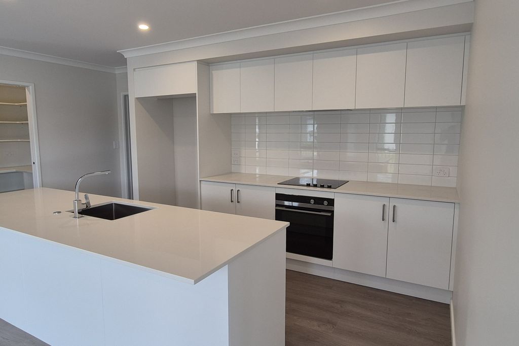 UPPER OHAUITI, THREE BEDROOMS 4