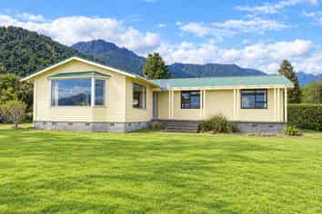 331A State Highway 6, Whataroa
