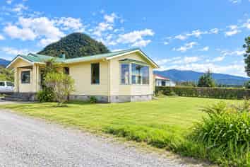 331A State Highway 6, Whataroa