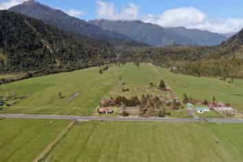 331B State Highway 6, Whataroa