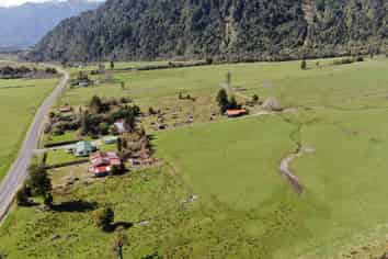331B State Highway 6, Whataroa