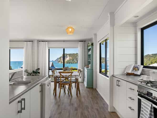 12 Panorama Avenue, Ferry Landing