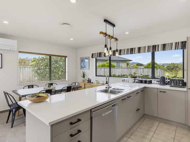 1 William Noel Place, Waikanae Beach