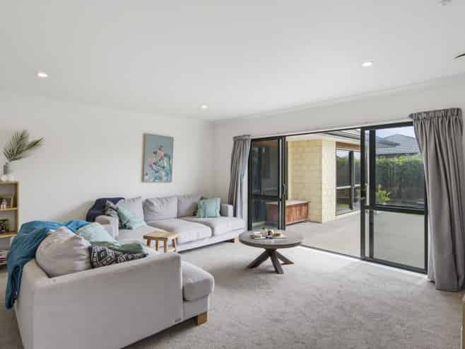 1 William Noel Place, Waikanae Beach