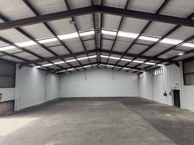 Heavy industrial site with 750sqm yard