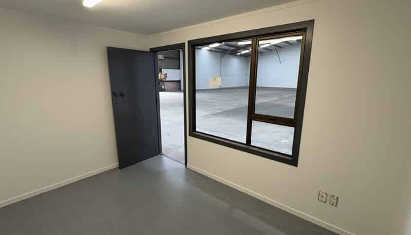 2/117 Kerrs Road, Wiri