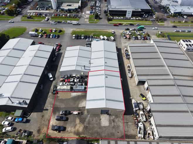 Heavy industrial site with 750sqm yard