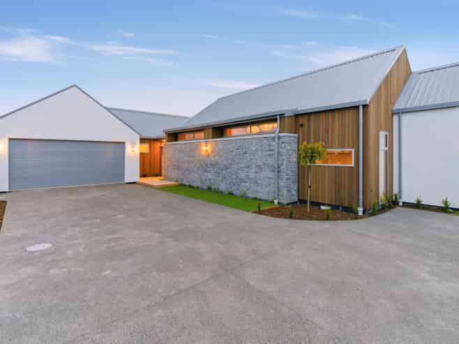 30 Frank Ernest Crescent, Prebbleton
