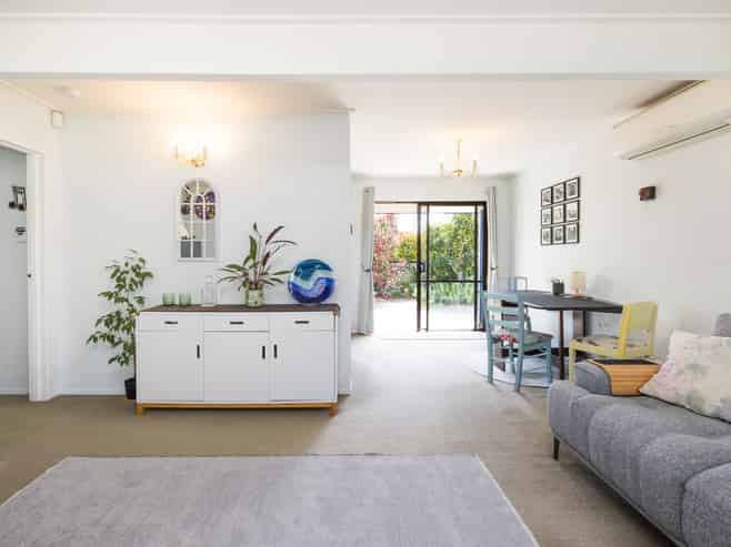 186A Amberley Avenue, Highbury
