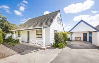 186A Amberley Avenue, Highbury