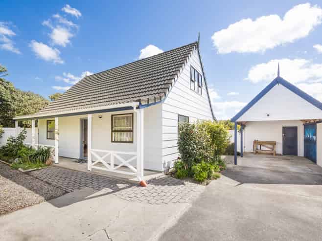 186A Amberley Avenue, Highbury