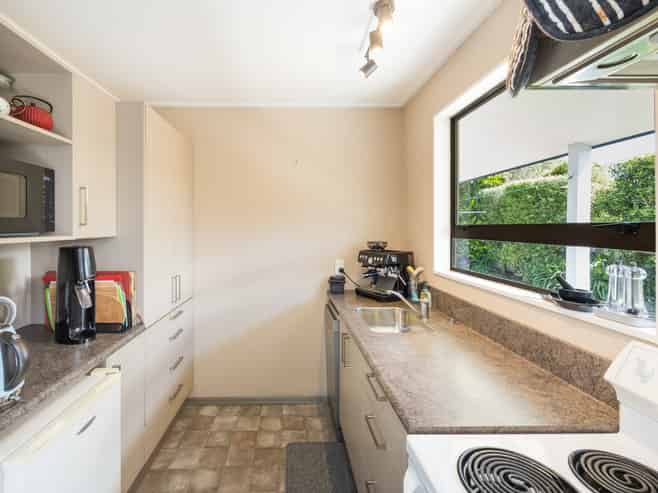 186A Amberley Avenue, Highbury