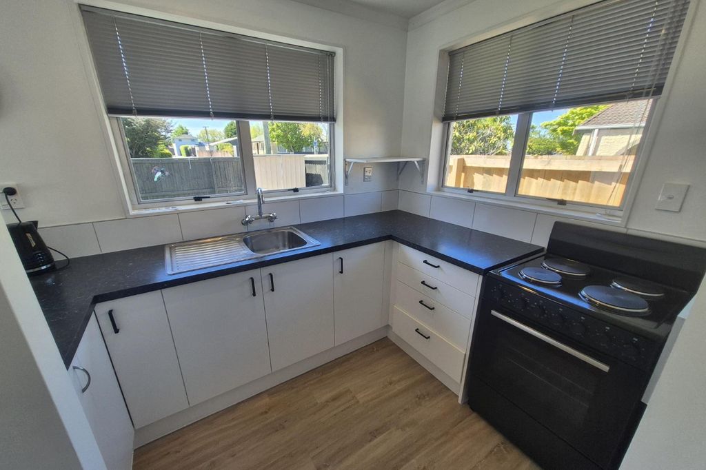 Sunny, Spacious & Super Convenient 3