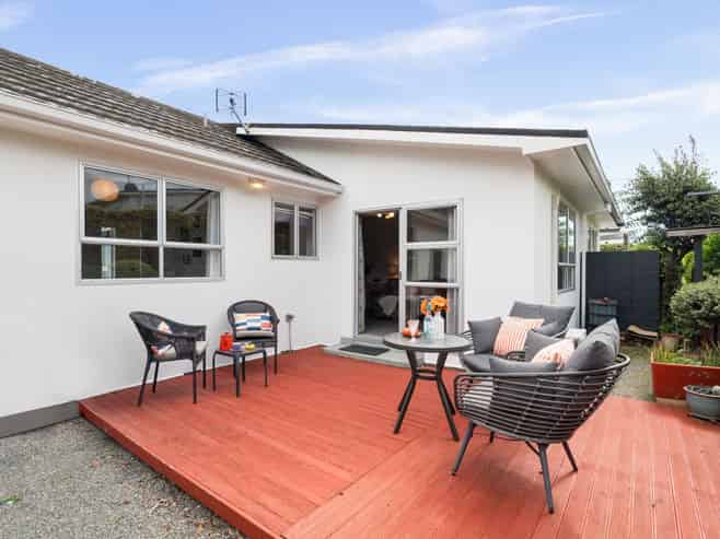 2/99 Kawai Street, Nelson South