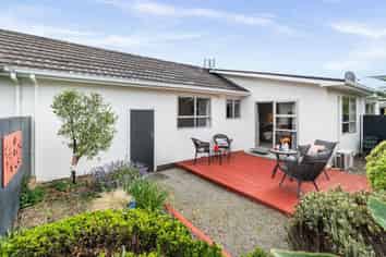 2/99 Kawai Street, Nelson South