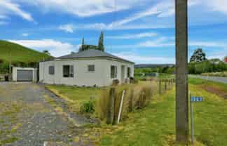 1982 Lumsden Dipton Highway, Dipton