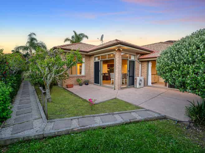 74 Gracechurch Drive, Flat Bush