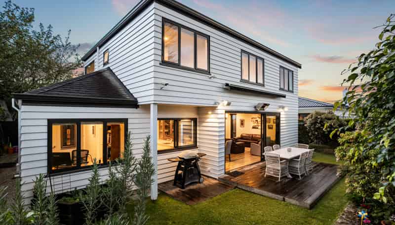 20A Queensway, Three Kings