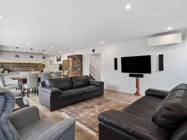 20A Queensway, Three Kings