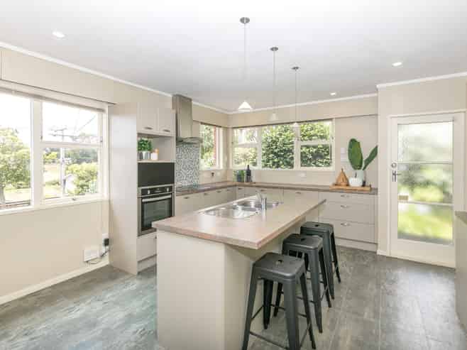 35 Acacia Crescent, Glenview