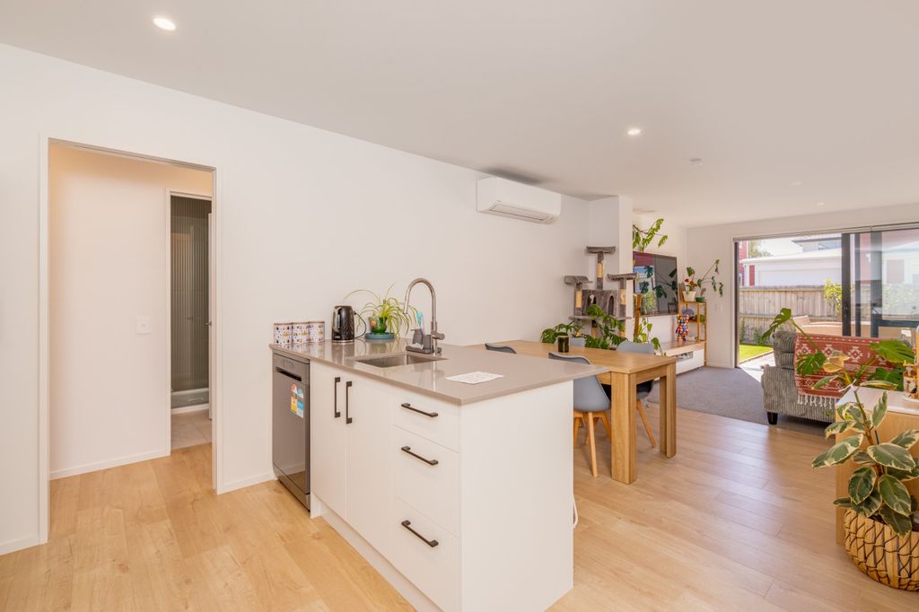 7d Cooke Street, Somerfield 3