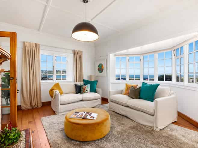 132 Lyall Parade, Lyall Bay