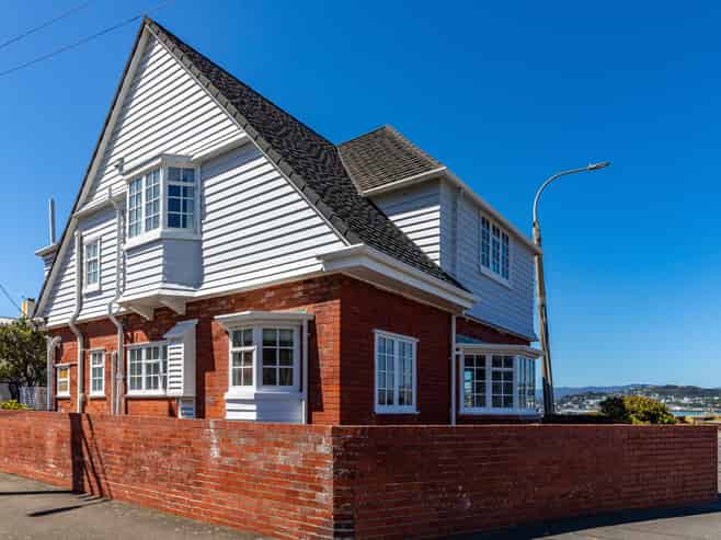 132 Lyall Parade, Lyall Bay