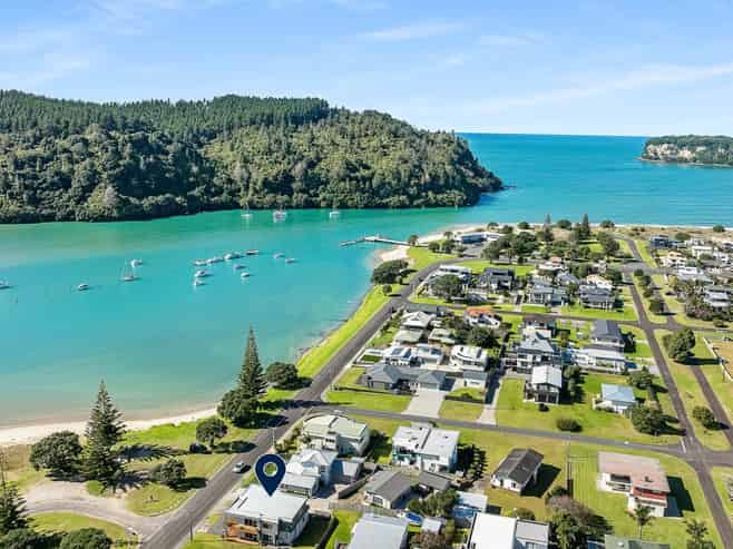 305A Beach Road, Whangamata