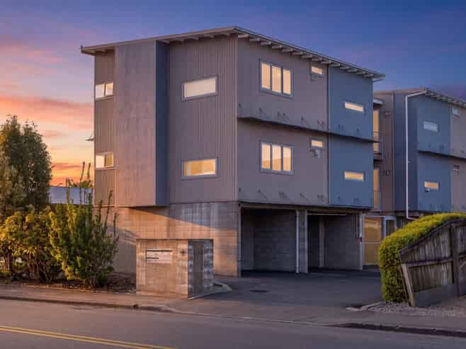 1/60 Stanmore Road, Linwood