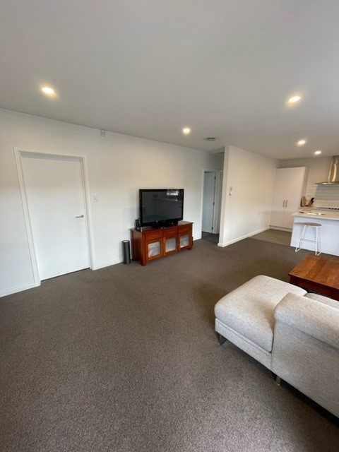 Comfortable Living in a Fantastic Location! 3