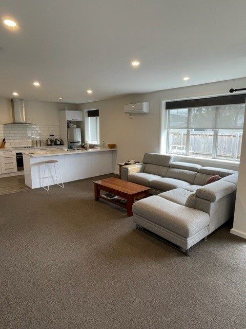 Comfortable Living in a Fantastic Location! 2
