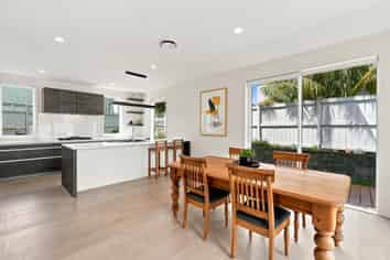 16 Milano Boulevard, Karaka