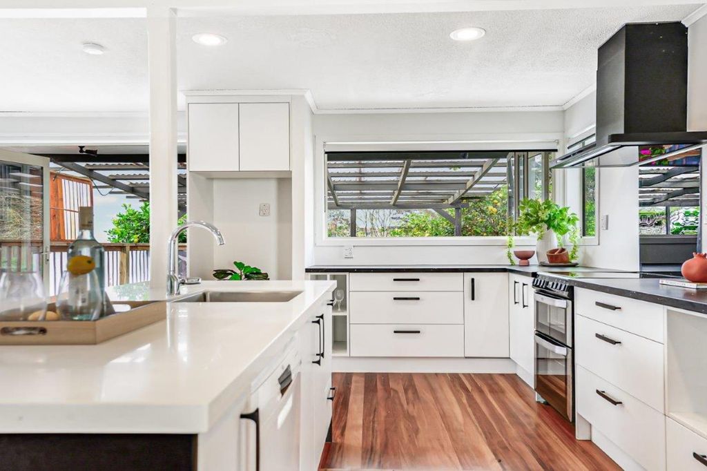 84 Newcastle Road Dinsdale 2