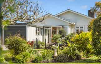 711 Mount Pleasant Road, Thames