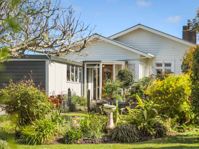 711 Mount Pleasant Road, Thames