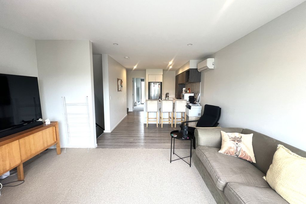 3 Level Modern Townhouse with Ocean Views! 2