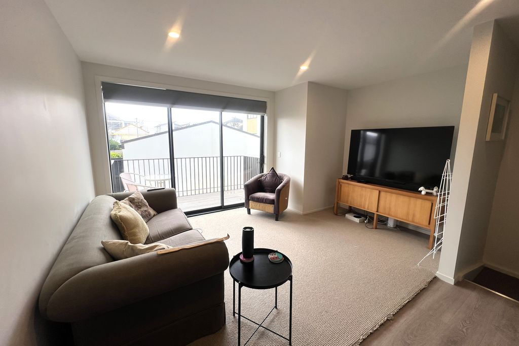 3 Level Modern Townhouse with Ocean Views! 3