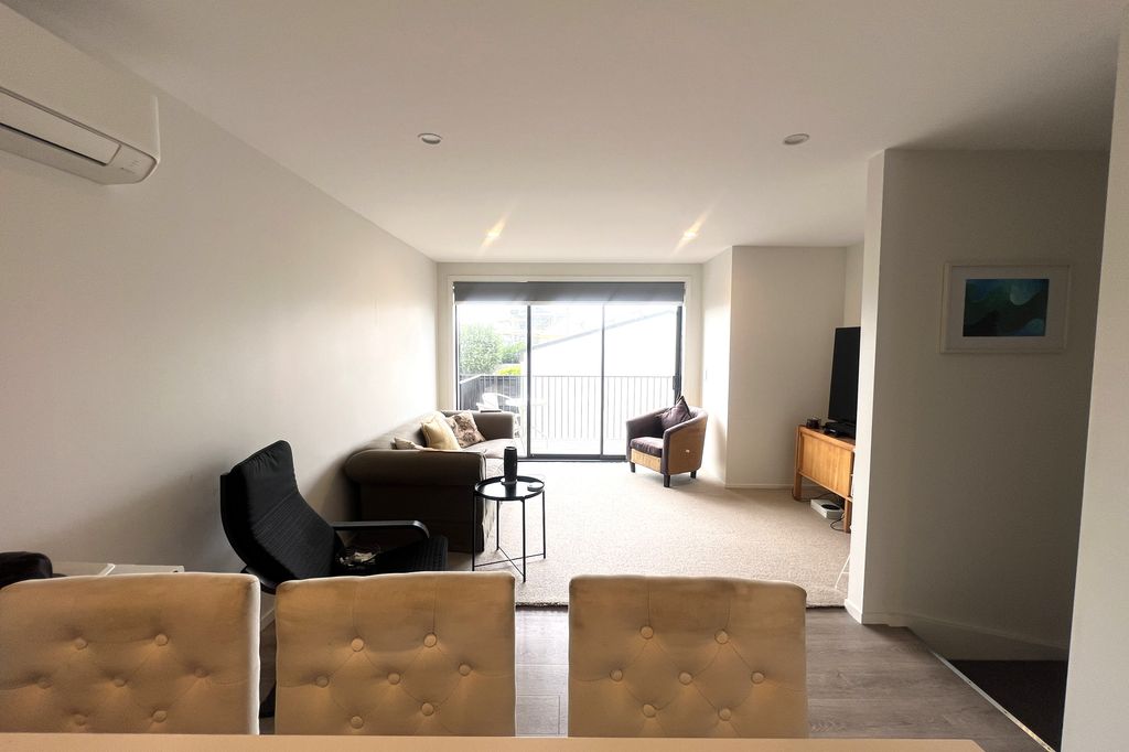 3 Level Modern Townhouse with Ocean Views! 4
