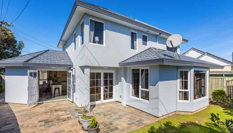 16A Wayside, Miramar