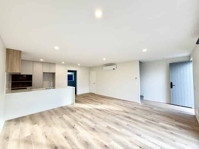 87 Bampton St, Burwood