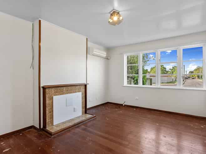 13 Holcombe Place, Somerfield