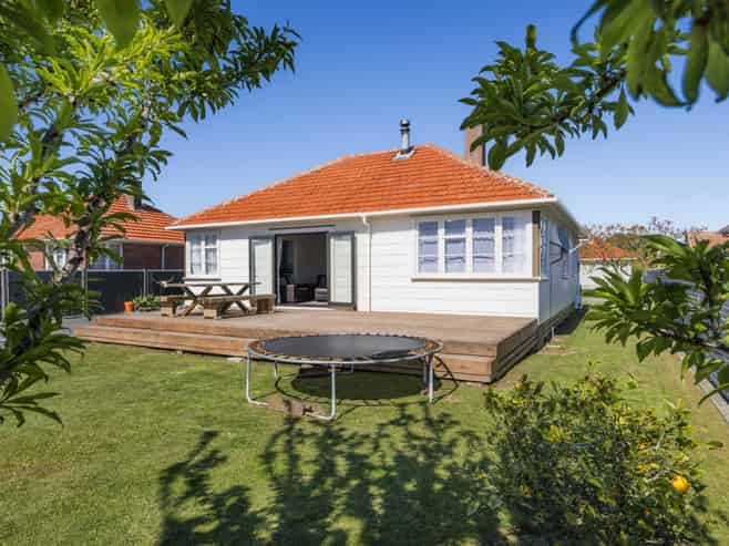 27 Tweed Street, Roslyn