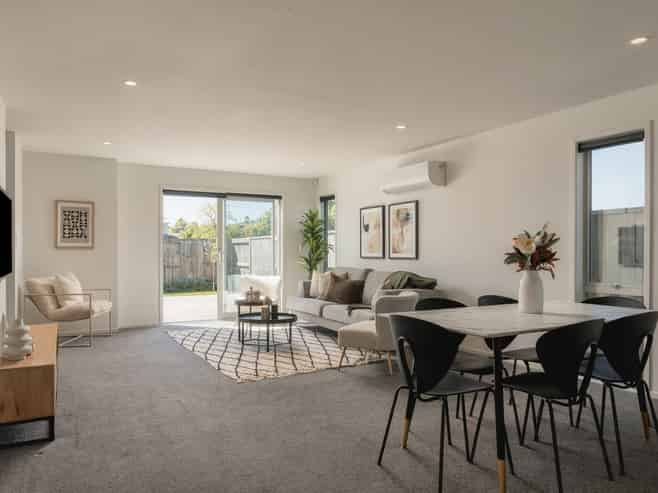 9 Selkirk Lane, Hamilton Lake