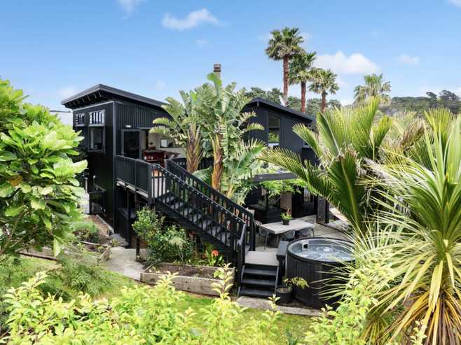 21 Grand View Road, Leigh