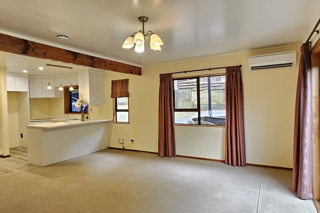 Comfortable Two-Storey Townhouse in Central Johnsonville 2
