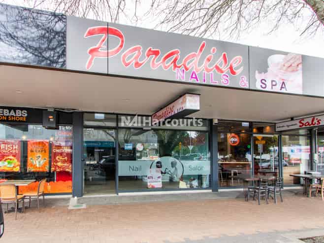 Excellent Browns Bay Retail