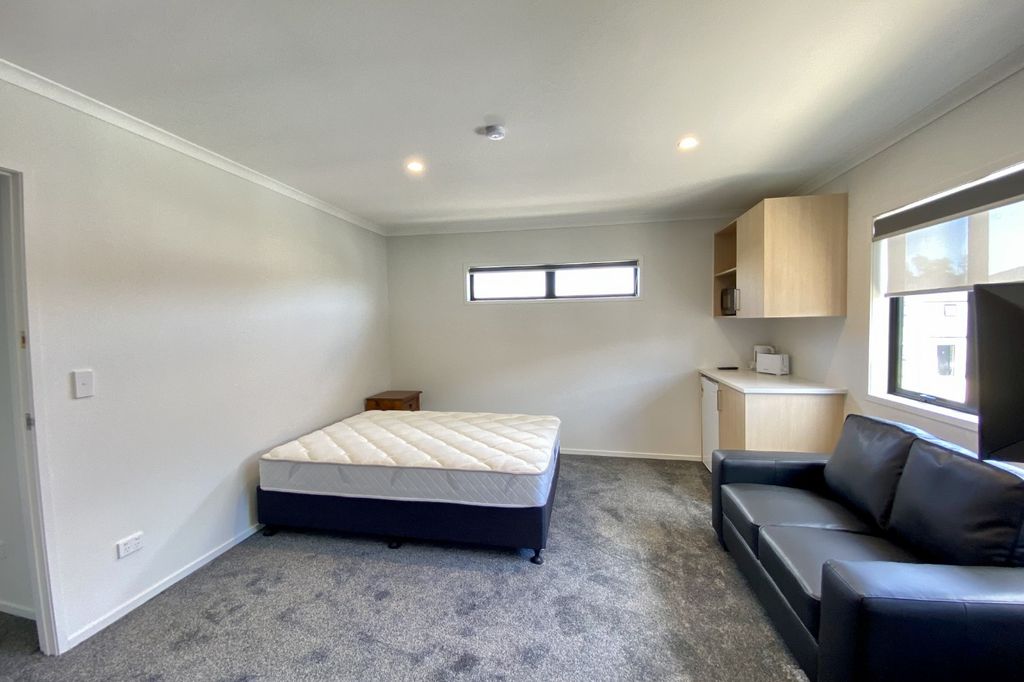 Fully Furnished Studio Room - Close to University! 4