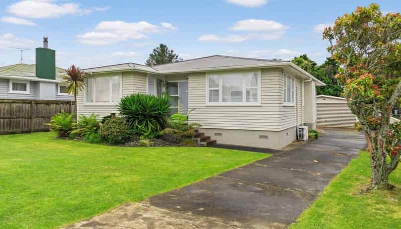 6 Woodford Avenue, Henderson