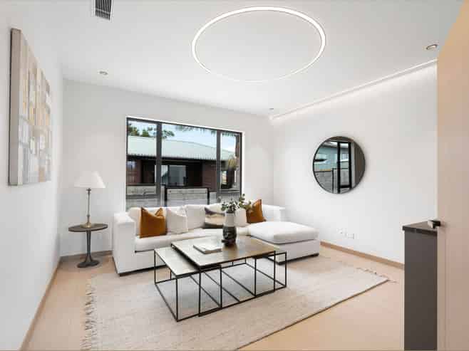 880A  East Coast Road, Browns Bay
